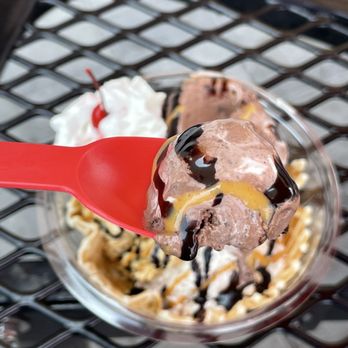 Bruster's Real Ice Cream - Chocolate mudslide - Desserts Near Me - Provo, Utah