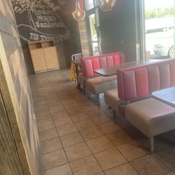 Arby’s - Sitting area