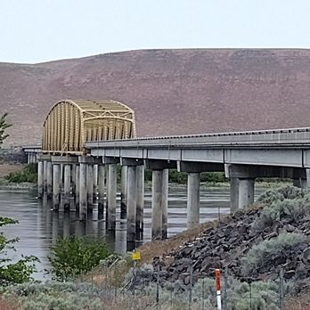 Vernita Bridge - kinda nice looking from the rest area - Landmarks & Historical Buildings Near Me - Mattawa, Washington Vernita Bridge - kinda nice looking from the rest area - Landmarks & Historical Buildings Near Me - Mattawa, Washington