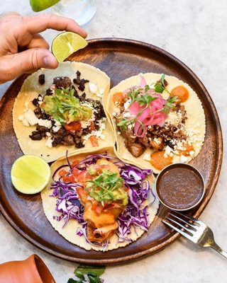 URBANA Mexican Gastronomy & Mixology by null