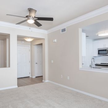 City Pointe Apartments - Apartments Near Me - Fullerton, California City Pointe Apartments - Apartments Near Me - Fullerton, California