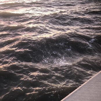 Matthiessen Park - I love waves crashing. - Parks Near Me - Irvington, New York
