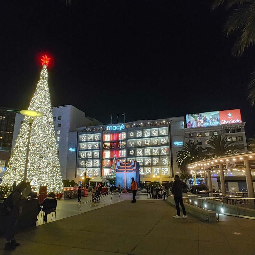 Union Square - Wide angle! - Shopping Centers Near Me - San Francisco, California Union Square - Wide angle! - Shopping Centers Near Me - San Francisco, California