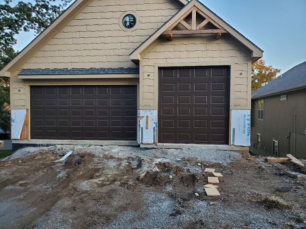 LM Remodeling - Garage Door Contractor in Blue Springs, MO