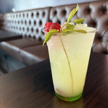 Covinten Cafe - Mojito drink - Cafes Near Me - Hermosa Beach, California Covinten Cafe - Mojito drink - Cafes Near Me - Hermosa Beach, California