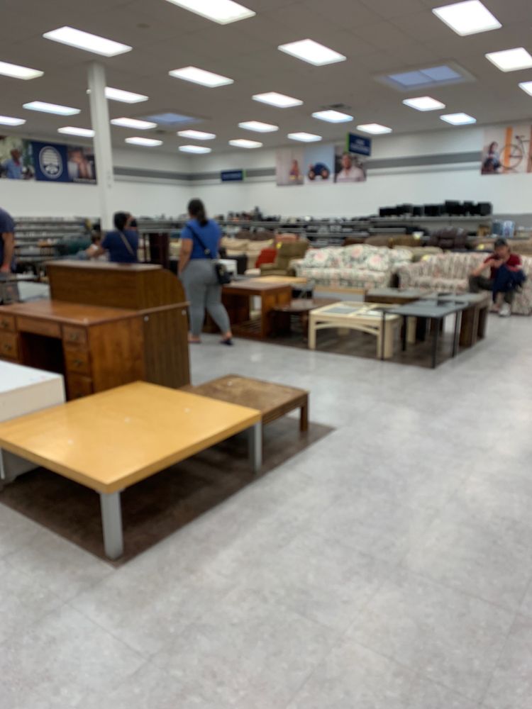Deseret Industries Stores 32 Reviews Thrift Stores 2140