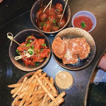 Gemini Room - happy hour appetizers - Bars Near Me - Seattle, Washington Gemini Room - happy hour appetizers - Bars Near Me - Seattle, Washington
