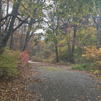 Hunt's Mills - The road to the falls - Landmarks & Historical Buildings Near Me - Rumford, Rhode Island