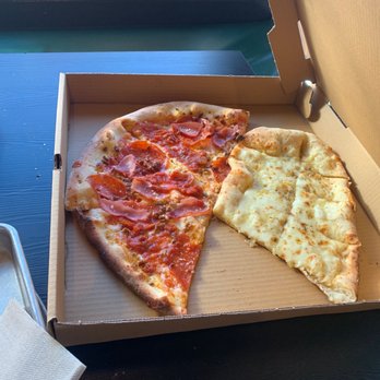 Station 66 - The hog pizza and cheese bread - Bars Near Me - Williams, Arizona