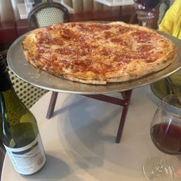The pepperoni pizza! The pepperoni pizza!
