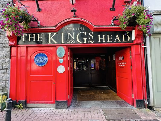 The Kings Head by null