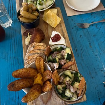 Tasca Tasca - Ceviche, potatoes, cheese, empanadas - Wine Bars Near Me - Sonoma, California