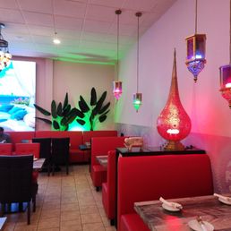 Lots of indoor seating
