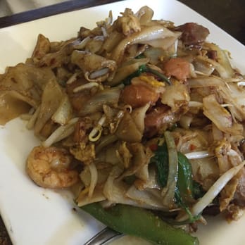 Pad Thai - Pad ke maw - Thai Near Me - Highland Park, New Jersey