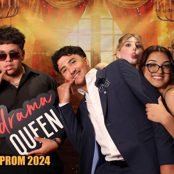 Smart Things for Events - Open-Air Photo Booth at the Prom - Photo Booth Rentals Near Me - Sarasota, Florida