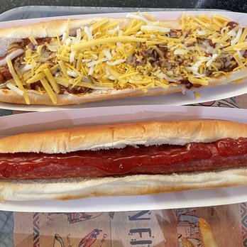 EddieWorld - Hot dog and a chili dog - Service Stations Near Me - Yermo, California