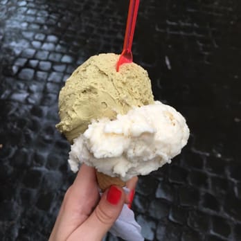 Giolitti - Pear and pistachio - Ice Cream & Frozen Yogurt Near Me - Rome, RM