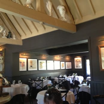 The Carnarvon Arms Hotel - Beautiful lunch spot - Hotels Near Me - Burghclere, HAM