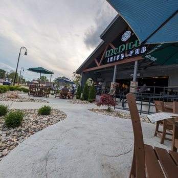 McDill's Irish Pub - Outdoor patio - Irish Pub Near Me - Collinsville, Illinois McDill's Irish Pub - Outdoor patio - Irish Pub Near Me - Collinsville, Illinois