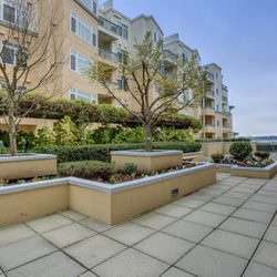 Portsmith Condominiums - Courtyard