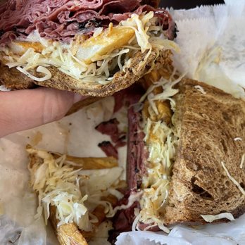 Primanti Bros. Restaurant and Bar - PB Rueben - Sandwiches Near Me - Pittsburgh, Pennsylvania