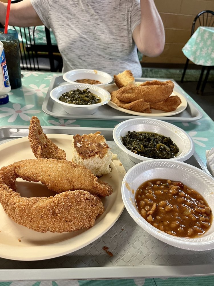 MAE’S GRILL Updated October 2024 1101 Elm St, Blytheville, Arkansas