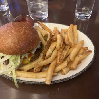 Broadway Lounge - Broadway Smash Burger - Lounges Near Me - New York, New York Broadway Lounge - Broadway Smash Burger - Lounges Near Me - New York, New York