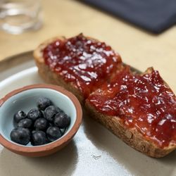 LONGPLAY HiFi - PB&J Toast