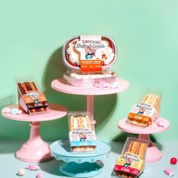 Studio Pulp & Pixel - CPG Visual Identity and Packaging Design for La Petite Boite à Lunch's popular Cake Sandwiches and desserts. Photo: Valérie Derome Massé