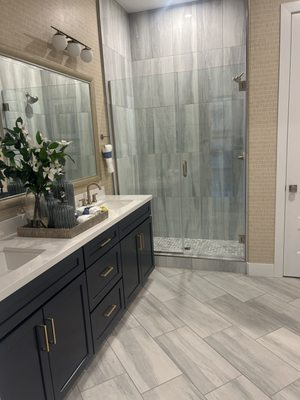 Professional Cleaning Services - Hermanas Cleaning Services we focus on our unique Proposition, Such as Using Eco Friendly products, our reliability, quality work, and trustworthy staff to show the value of our Services to Everyone.