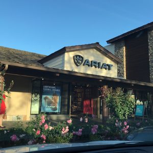 Ariat Brand Shop 26 Photos 12 Reviews Women S Clothing 714 W Shaw Ave Fresno Ca United States Phone Number Yelp