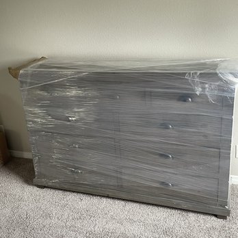 A2 Moving - Long Beach - Dresser in great condition! - Movers Near Me - Long Beach, California