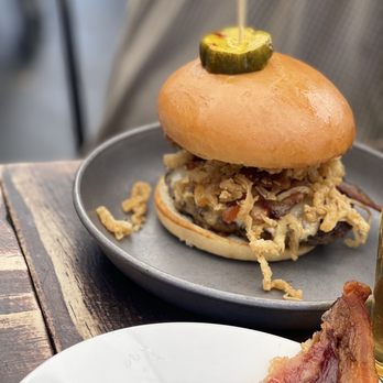 Broderick - Johnny Cash burger - Burgers Near Me - Walnut Creek, California