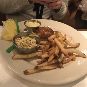 Old Ebbitt Grill - Crab cake - Bars Near Me - Washington, DC, District of Columbia