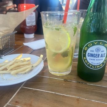 Barney's Gourmet Hamburgers - Ginger Ale Soda with mulled mint - Burgers Near Me - Berkeley, California Barney's Gourmet Hamburgers - Ginger Ale Soda with mulled mint - Burgers Near Me - Berkeley, California