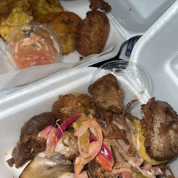 Mr  Vert's Kitchen - I have had better... presentation and taste aren't it at all and so is customer service. Yall gotta do better. - Haitian Near Me - Pompano Beach, Florida