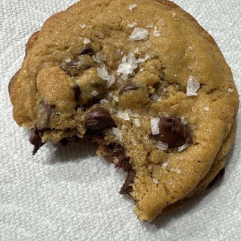 Love in My Loaf - Chocolate chip cookie with flakey sea salt - Bakeries Near Me Love in My Loaf - Chocolate chip cookie with flakey sea salt - Bakeries Near Me