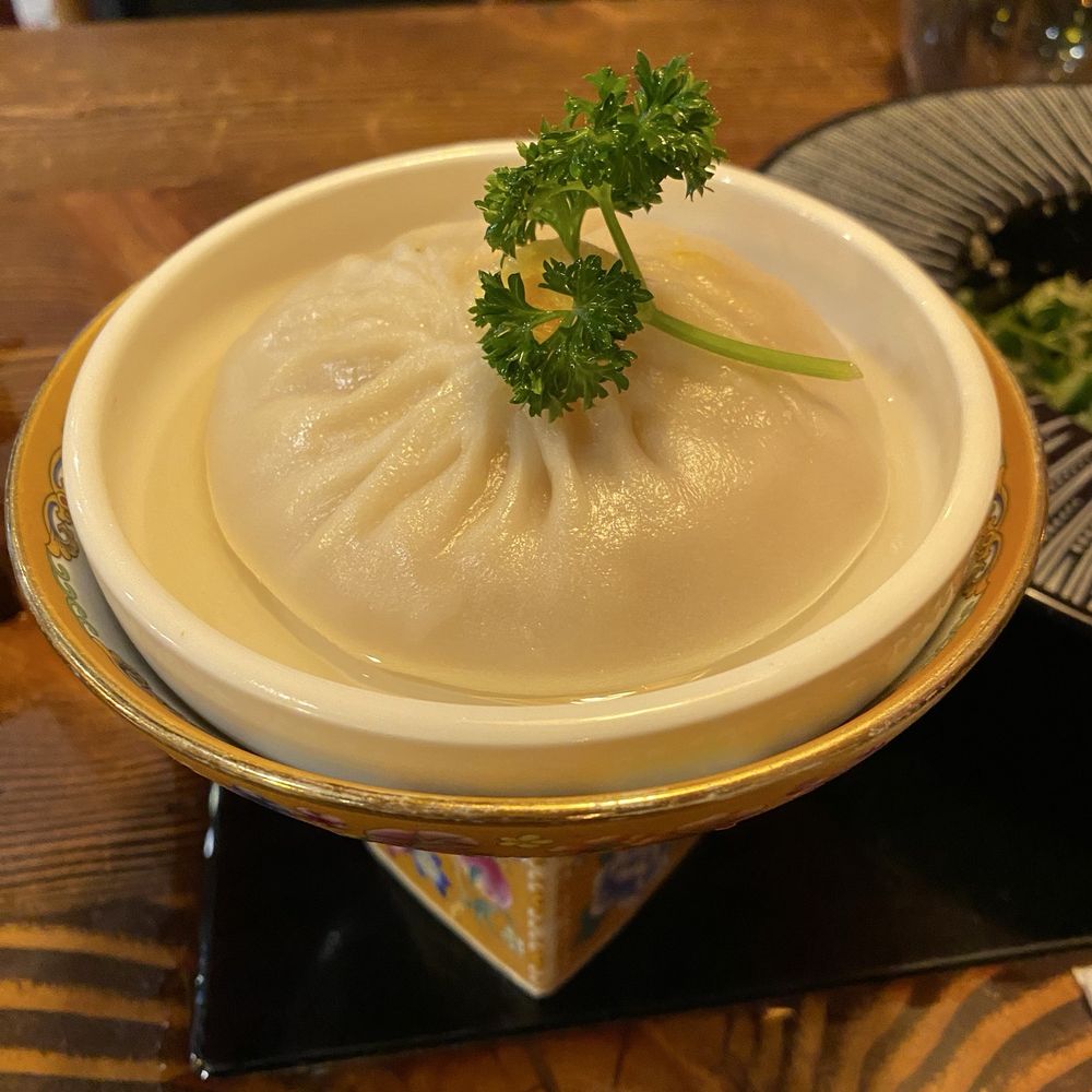 Fusion Dumpling - Giant XLB (barely any filling!) - Dim Sum Near Me - San Francisco, California Fusion Dumpling - Giant XLB (barely any filling!) - Dim Sum Near Me - San Francisco, California