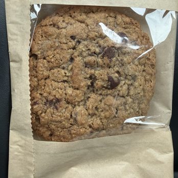 Leaping Lizard Cafe - Oatmeal chocolate chip cookie - Cafes Near Me - Virginia Beach, Virginia