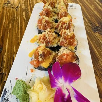 Sushi Boat - St. Charles Mayor roll - Sushi Bars Near Me - Saint Charles, Missouri