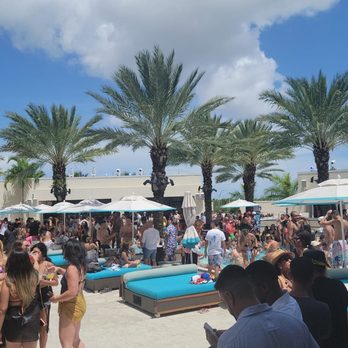 Daer - Pool party at DAER - Dance Clubs Near Me - Hollywood, Florida
