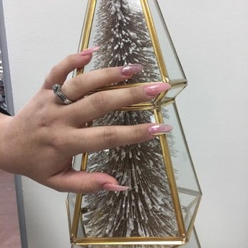 DaVi Nails - IN SIGN WALMART - Nail Salons Near Me - Mission, Texas