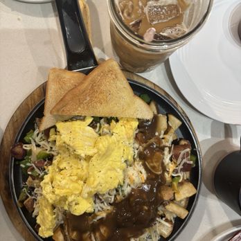 TOAST Restaurant - Country skillet - Breakfast & Brunch Near Me - Windsor, Ontario