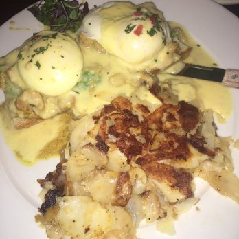 Lady C’s - Chicken curry benedict with avocado 5/5 - Breakfast & Brunch Near Me - Tarzana, California