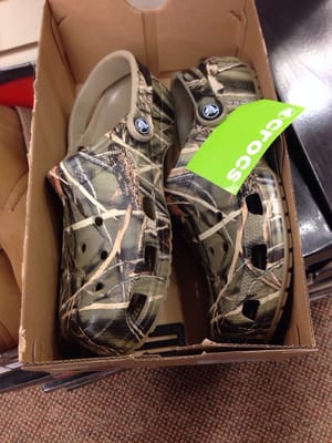 Famous Footwear by null