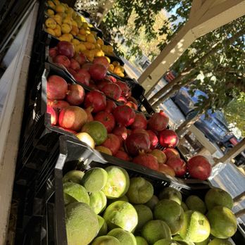 Bar 2 Ranch - Blanca sapote, pomegranate and naval oranges in fruits stand - Ranches Near Me - Pauma Valley, California Bar 2 Ranch - Blanca sapote, pomegranate and naval oranges in fruits stand - Ranches Near Me - Pauma Valley, California