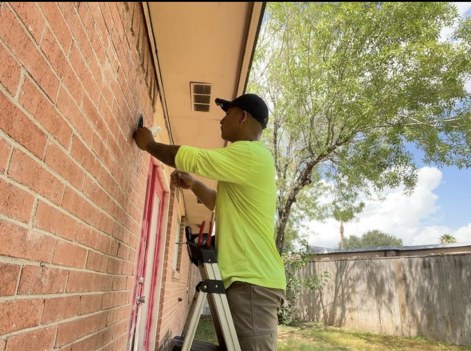 Slide of Robledo’s Handyman Solutions 