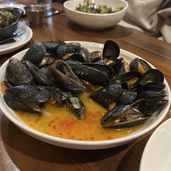 Le Papagayo - Carlsbad - Mussels (so comforting when I lapped up the soup with breads). - Bars Near Me - Carlsbad, California
