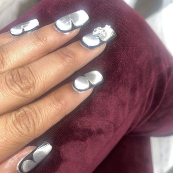 Red Nails - Nail Salons Near Me - Bellwood, Illinois