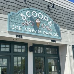 Scoops Ice Cream Parlor - Front entrance